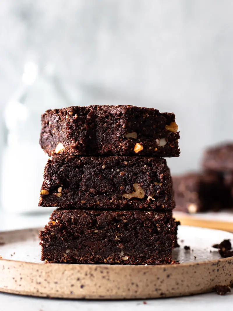 brownie vegano e sem glúten de chocolate